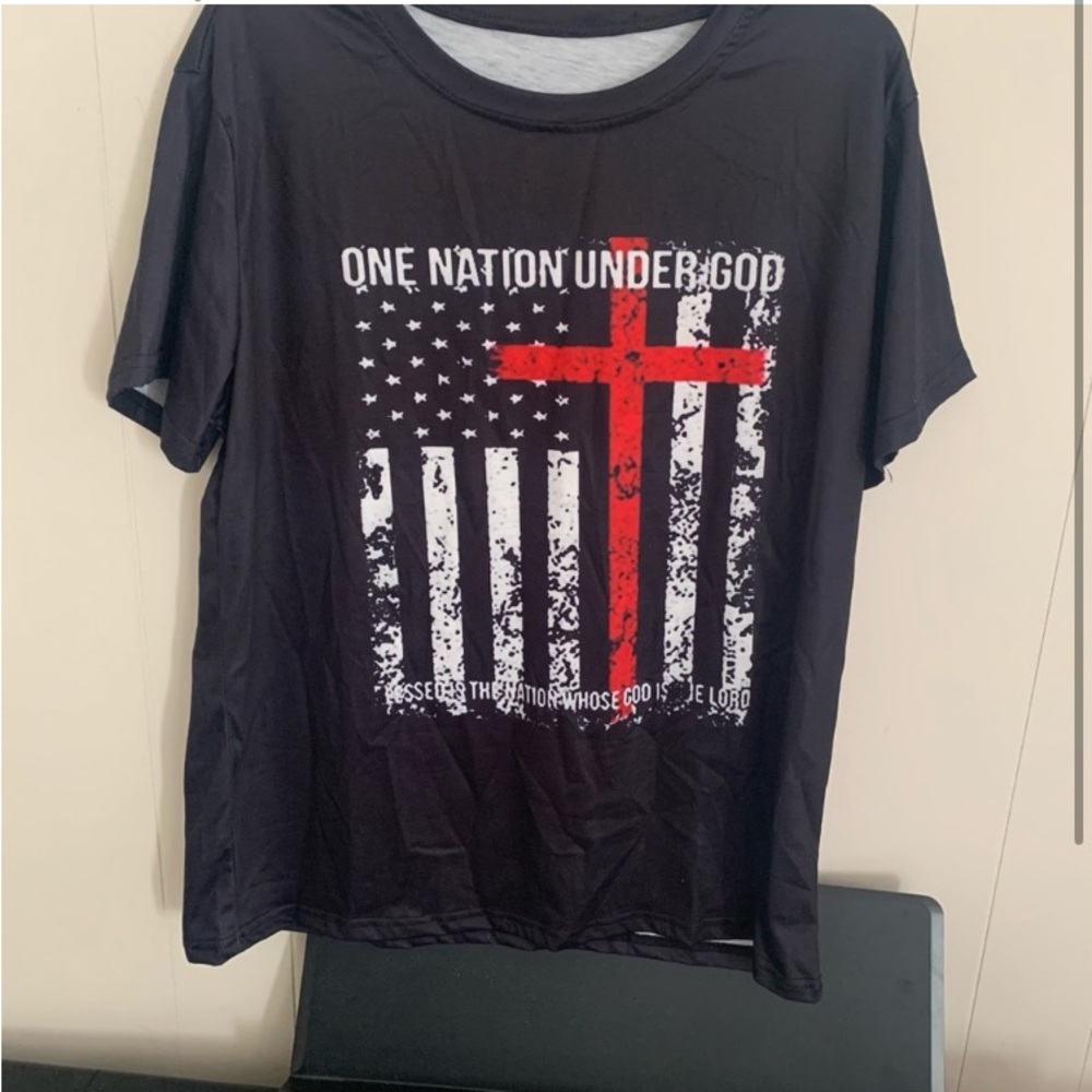 Excellent Patriotic Tee Shirt Size L. Brand not photoed. Bin M12 0501.